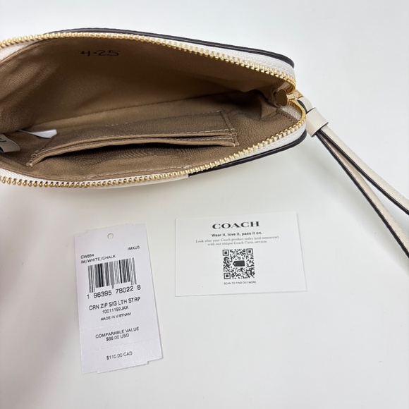 Coach Small Wristlet Pouch Wallet - White / Chalk - New with cosmetic defect - Picture 5 of 6